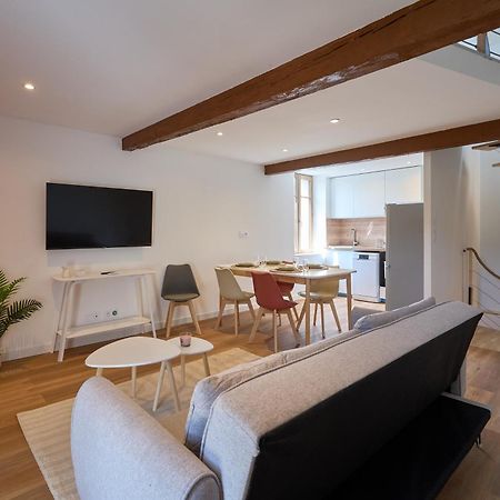 Appartement Le Rempart Harmonieux - Triplex Au Pied De La Cite à Carcassonne Extérieur photo