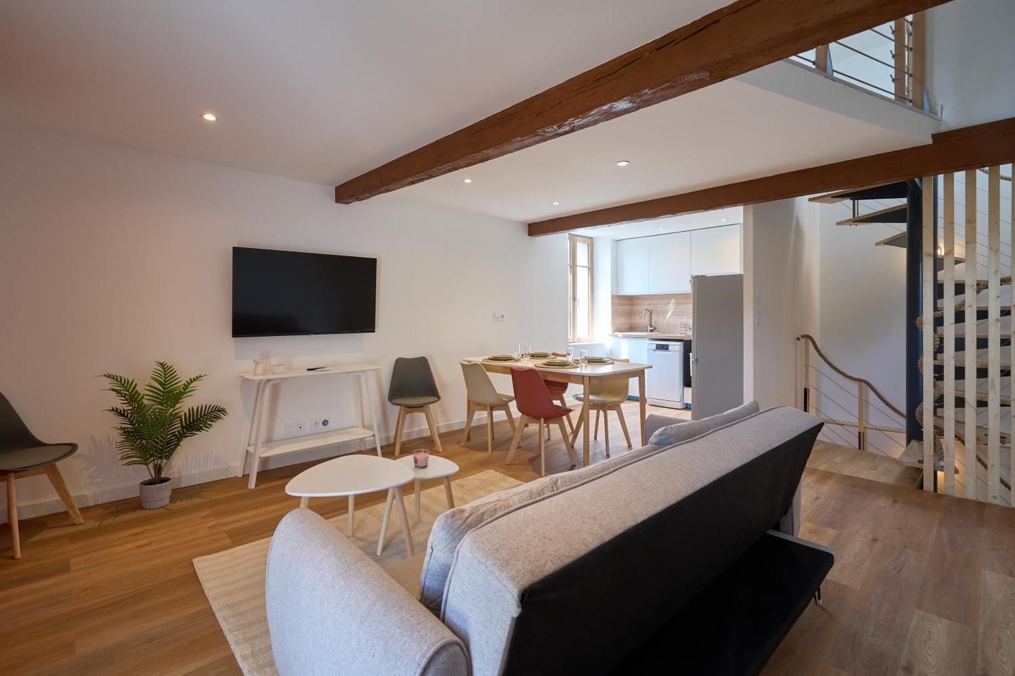 Appartement Le Rempart Harmonieux - Triplex Au Pied De La Cite à Carcassonne Extérieur photo